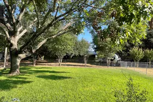 1113 Hackberry Dr, Marble Falls, TX 78654 - Photo 18