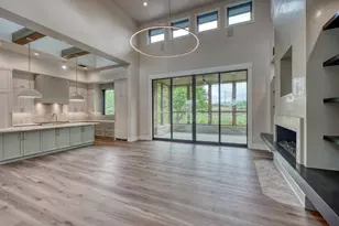 106 Edwards Cir, Horseshoe Bay, TX 78657 - Photo 4