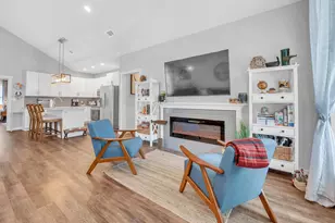 832 Fir Ln, Cottonwood Shores, TX 78657 - Photo 4