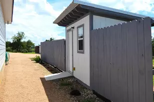 202 W Rio Llano Dr, Llano, TX 78643 - Photo 26