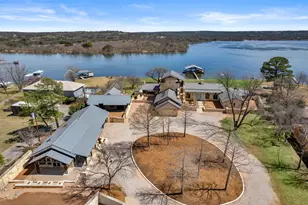 118 Mountain View Cir, Burnet, TX 78611 - Photo 2
