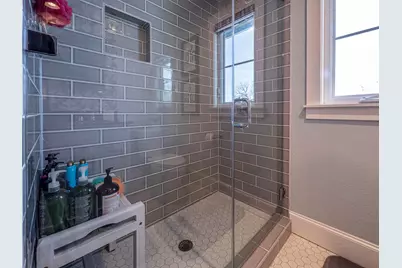 1002 Pecan Circle Circle, Marble Falls, TX 78654 - Photo 16