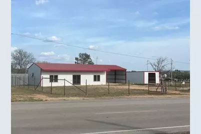 1202 Bessemer, Llano, TX 78643 - Photo 2