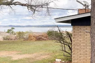 106 Logan Dr, Buchanan Dam, TX 78609 - Photo 2