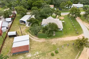 112 Mari Ln, Spicewood, TX 78669 - Photo 16