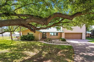 1704 Bluebonnet, Kingsland, TX 78639 - Photo 12