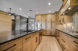 418 The Hills Rd, Horseshoe Bay, TX 78657 - Photo 10