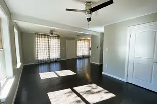 1107 E Brown St, Llano, TX 78643 - Photo 4