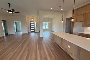 406 Hogans Pl, Meadowlakes, TX 78654 - Photo 8