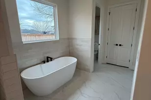 406 Hogans Pl, Meadowlakes, TX 78654 - Photo 14