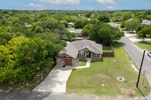 1202 S Willis, Lampasas, TX 76550 - Photo 6