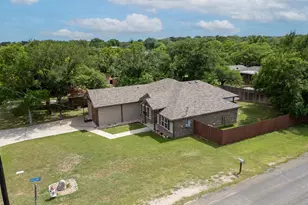 1202 S Willis, Lampasas, TX 76550 - Photo 4