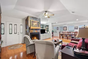 1011 Ridge Point Dr, Marble Falls, TX 78654 - Photo 4