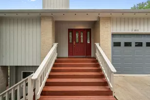 1011 Ridge Point Dr, Marble Falls, TX 78654 - Photo 2