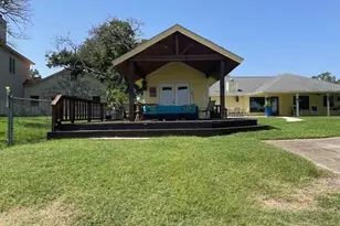 400 N Chaparral Dr, Burnet, TX 78611 - Photo 4