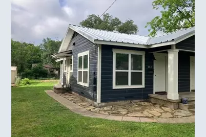 204 E Dry Street, San Saba, TX 76877 - Photo 2