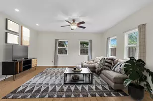 607 5th St, Marble Falls, TX 78654 - Photo 2