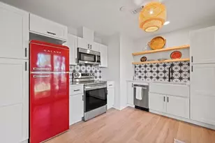 512 W Pecan Dr, Johnson City, TX 78636 - Photo 8