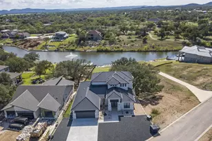 218 Sleepy Oaks Dr, Kingsland, TX 78639 - Photo 2