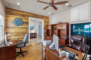 195 Chimney Cove Dr, Marble Falls, TX 78654 - Photo 24