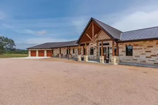 195 Chimney Cove Dr, Marble Falls, TX 78654 - Photo 4