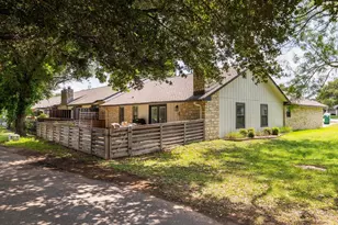 26 Fairway Ln, Meadowlakes, TX 78654 - Photo 24