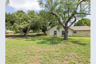 26 Fairway Ln, Meadowlakes, TX 78654 - Photo 22