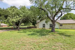 26 Fairway Ln, Meadowlakes, TX 78654 - Photo 22