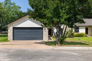 26 Fairway Ln, Meadowlakes, TX 78654 - Photo 2