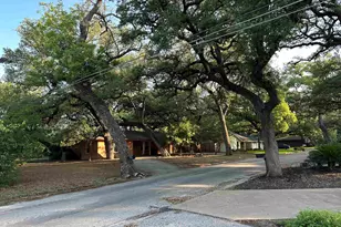 1104 Arbor Ln, Marble Falls, TX 78654 - Photo 4