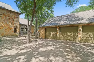 412 E Haney Trace St, Horseshoe Bay, TX 78657 - Photo 4