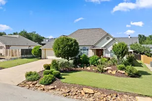 703 Amy Cir, Marble Falls, TX 78654 - Photo 2