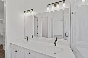 100 W Up There Rd, Horseshoe Bay, TX 78657 - Photo 16