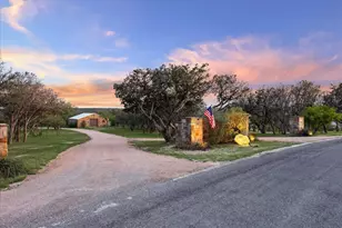 259 Chimney Cove Dr, Marble Falls, TX 78654 - Photo 2