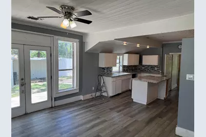 407 S Main Street, Burnet, TX 78611 - Photo 12