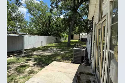 407 S Main Street, Burnet, TX 78611 - Photo 6