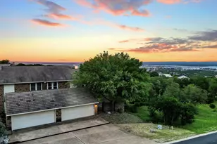 Clayton Nolen 704 Unit A, Horseshoe Bay, TX 78657 - Photo 4