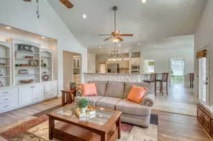 1050 Twisted Oak, Horseshoe Bay, TX 78657 - Photo 6