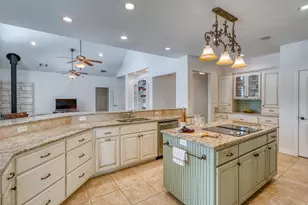 1050 Twisted Oak, Horseshoe Bay, TX 78657 - Photo 10