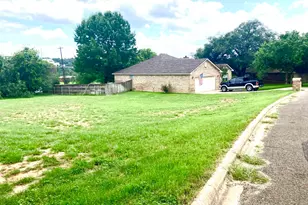 149 Broadmoor, Meadowlakes, TX 78654 - Photo 2