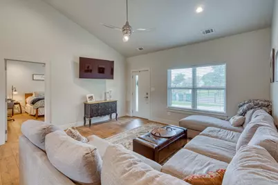 1306 Prairie Creek Dr, Granite Shoals, TX 78654 - Photo 4