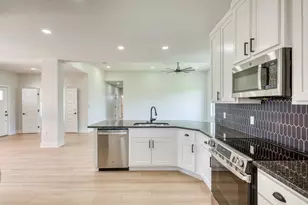 101 Olympia Hills Ct, Kingsland, TX 78639 - Photo 10