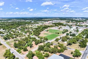 307 Avenue K, Marble Falls, TX 78654 - Photo 8