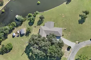 208 Iris Ln, Buchanan Dam, TX 78609 - Photo 2