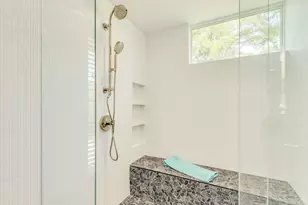 214 Island Lodges Dr, Buchanan Dam, TX 78609 - Photo 12