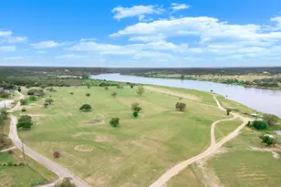 204 Crest Dr, Spicewood, TX 78669 - Photo 2