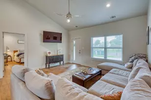 1304 Prairie Creek Dr, Granite Shoals, TX 78654 - Photo 4