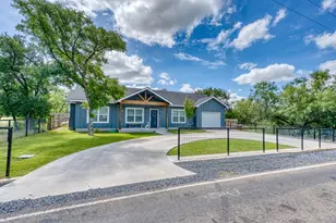 1304 Prairie Creek Dr, Granite Shoals, TX 78654 - Photo 2