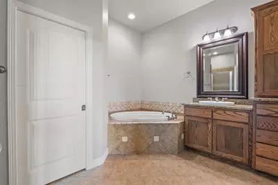 129 Hi Valley Unit B, Horseshoe Bay, TX 78657 - Photo 18