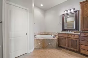 129 Hi Valley, Horseshoe Bay, TX 78657 - Photo 18